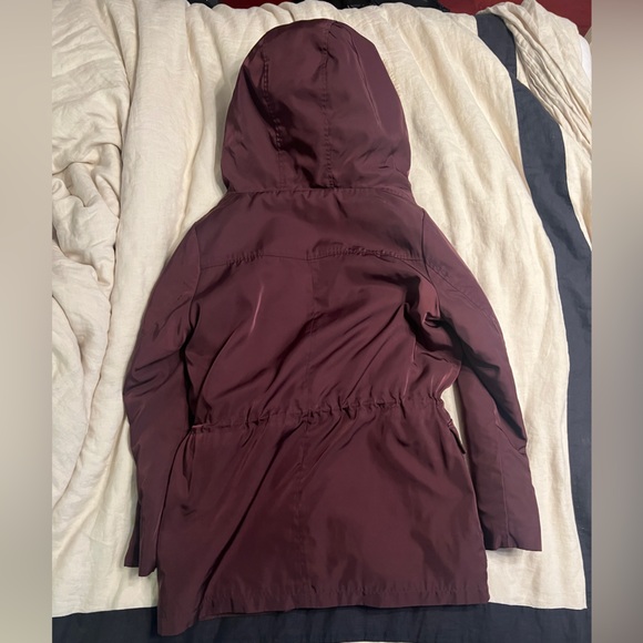 Danier maroon 3 in 1 faux fur jacket - Picture 4 of 6